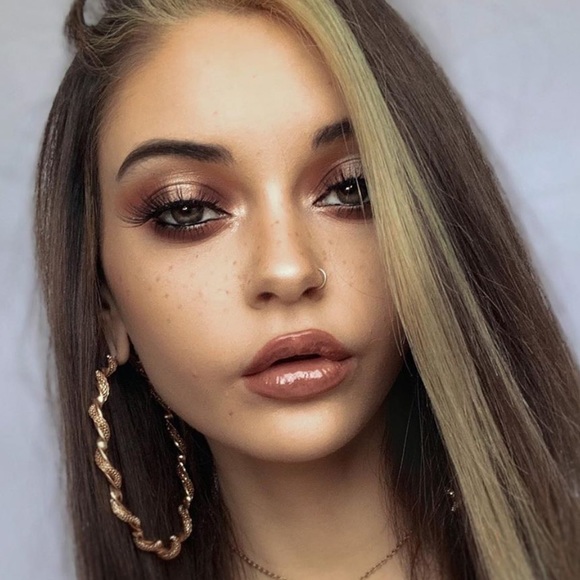 Meet your Posher, Caliah - Picture 1 of 1